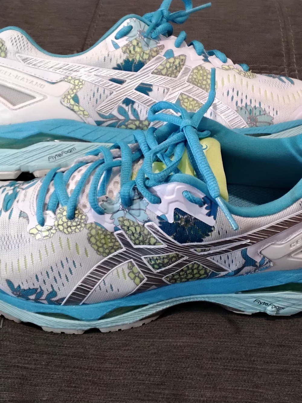 ASICS Women's Aqua Floral Running Sneakers - Blue/White Gel Kayano 23 Size 9